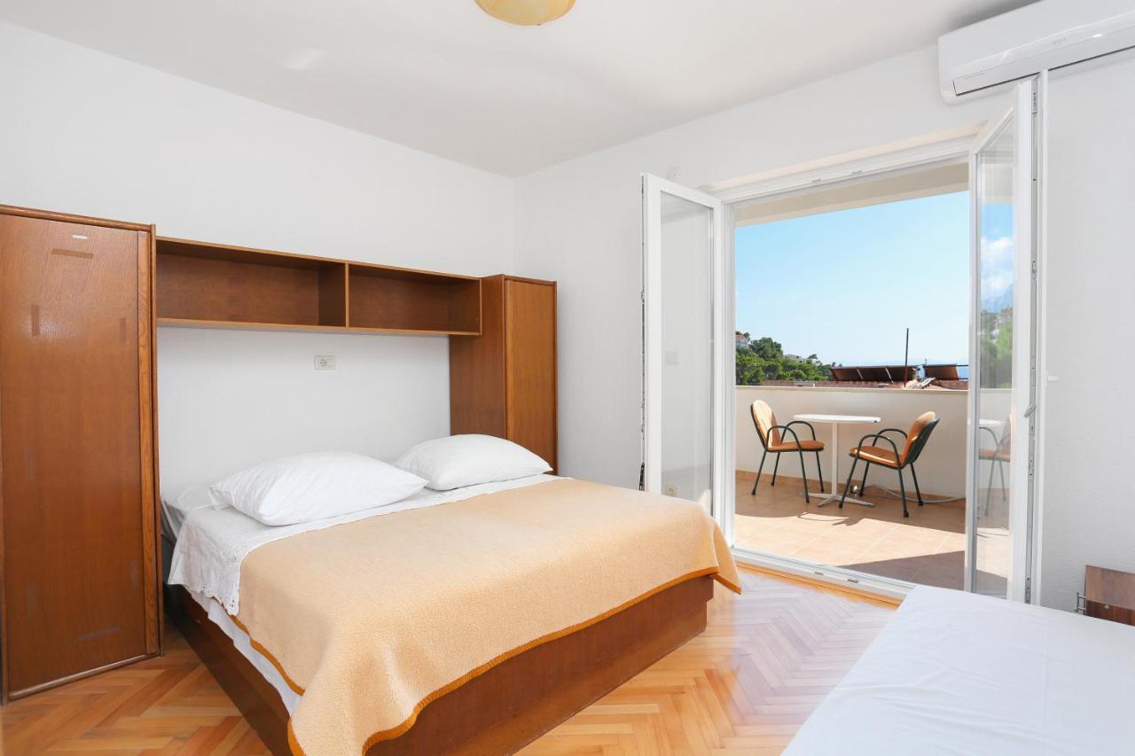 Apartments By The Sea Brela, Makarska - 6688 Eksteriør billede