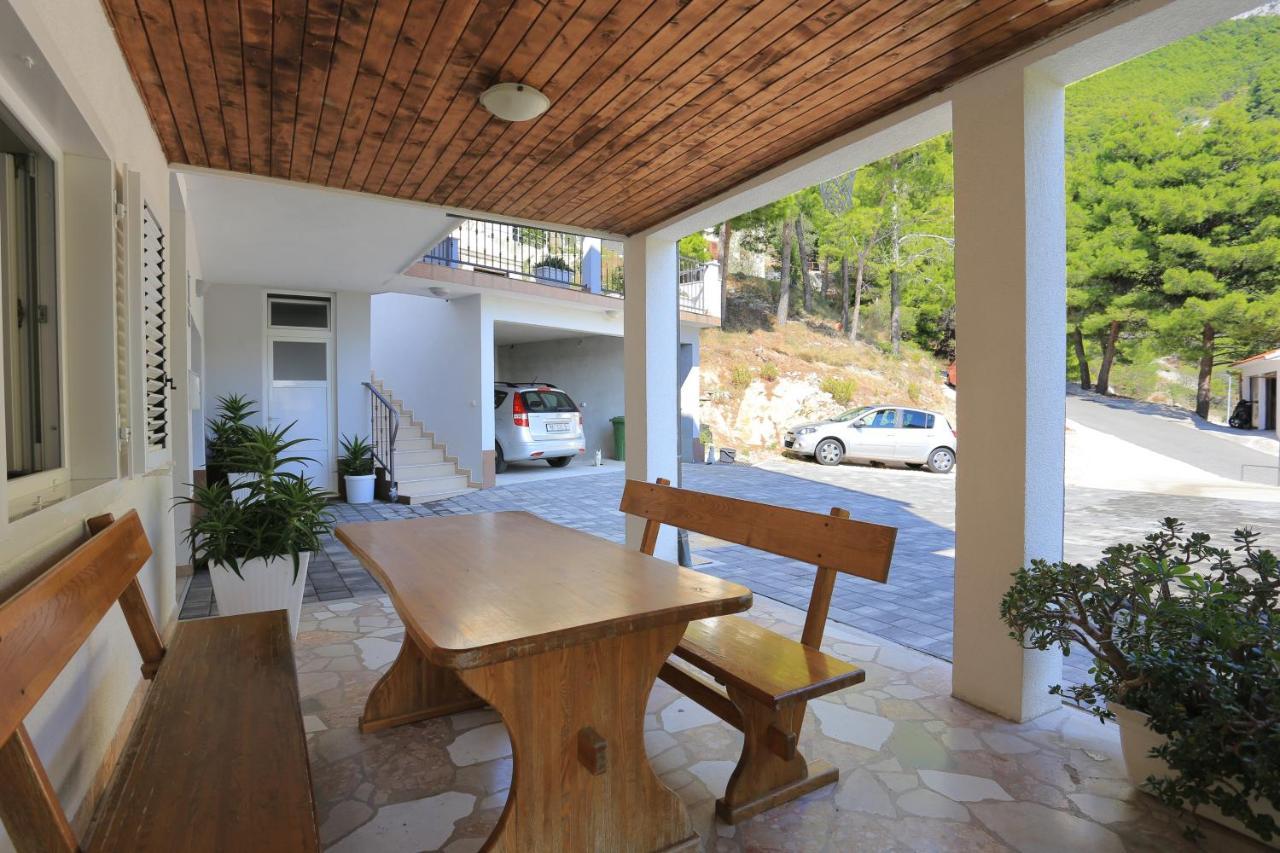 Apartments By The Sea Brela, Makarska - 6688 Eksteriør billede