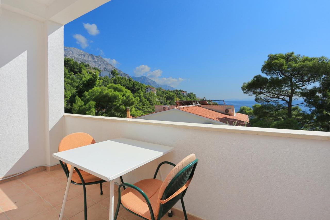 Apartments By The Sea Brela, Makarska - 6688 Eksteriør billede